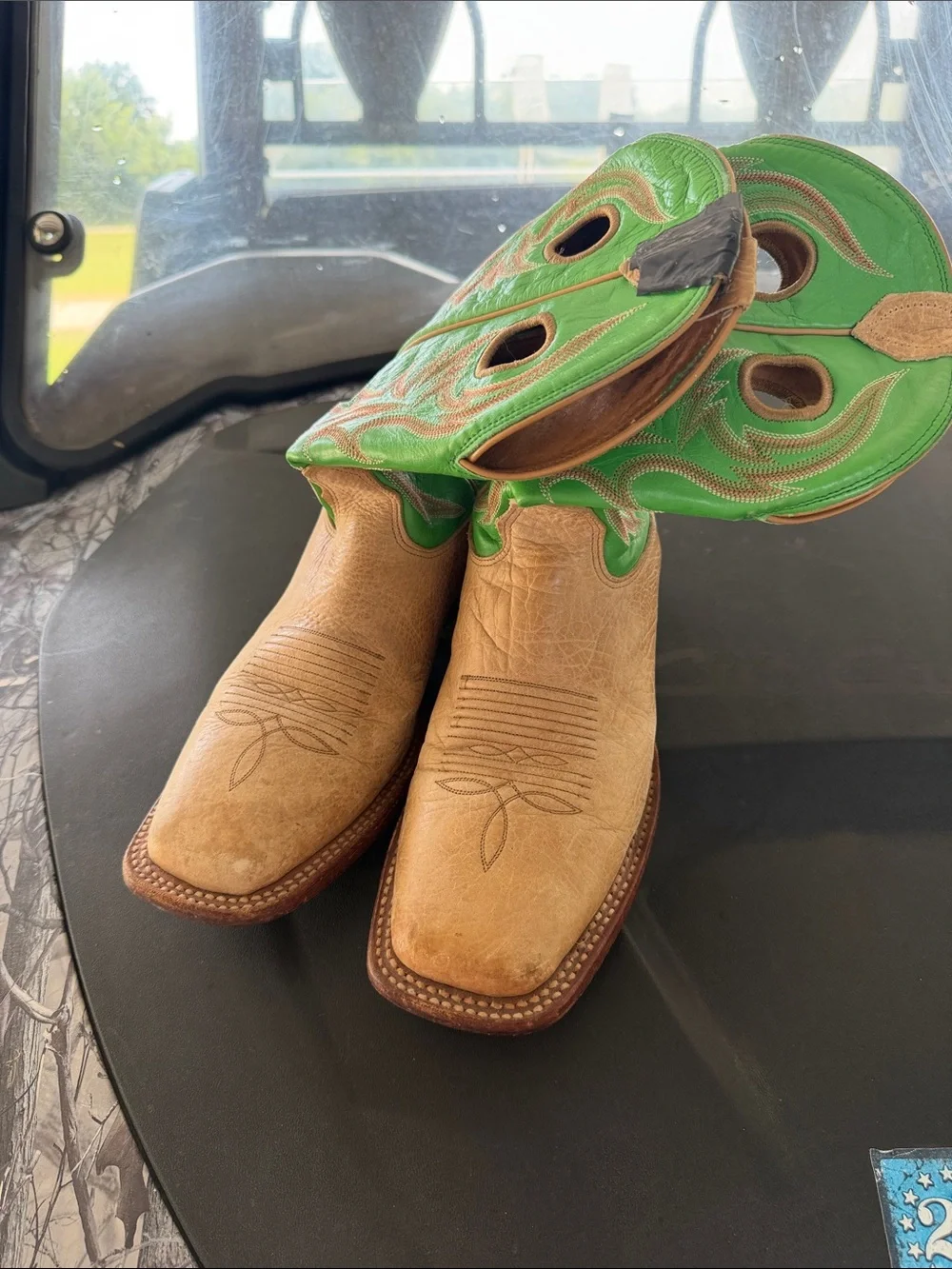 Men's Tan and Green Western Cowboy Boots - Classic Pull-On Style